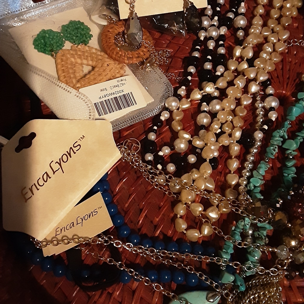 Jewelry bundle - Picture 3 of 3
